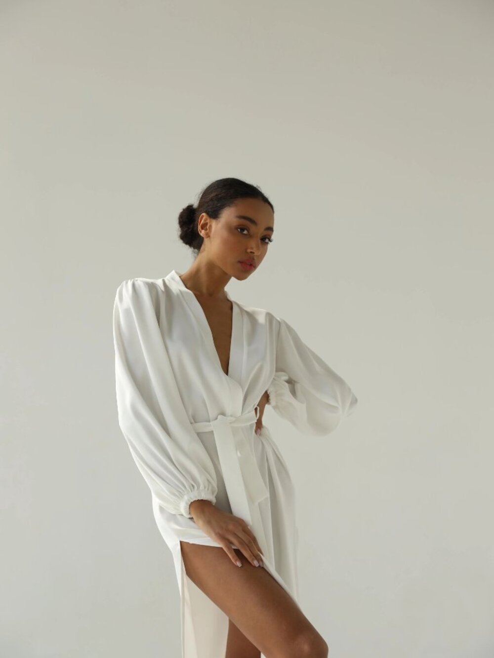 Nadine - White long Robe - Picture 2 of 6